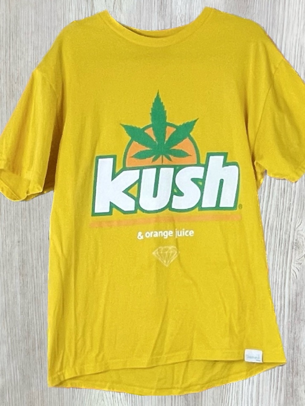 Diamond Supply Co. Yellow Kush & Orange Juice Graphic Tee size L